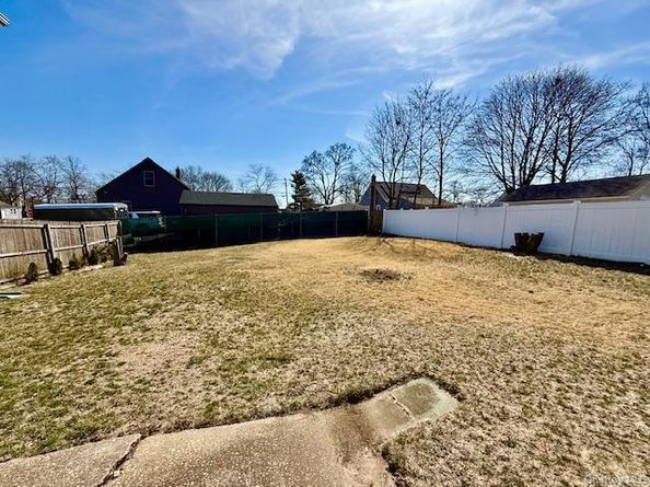 40 Church Street, Central Islip NY 11722