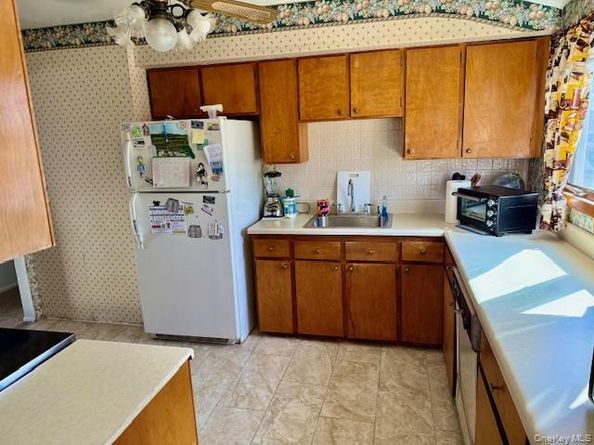 40 Church Street, Central Islip NY 11722