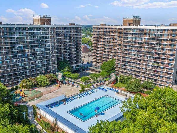 152-18 Union Turnpike 4G, Flushing NY 11367