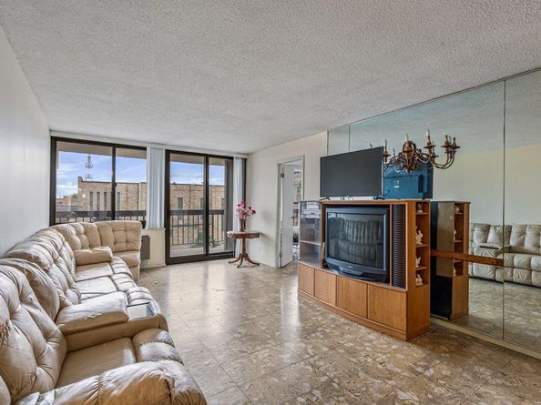 152-18 Union Turnpike 4G, Flushing NY 11367