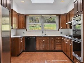 50 Overhill Road, New Rochelle NY 10804