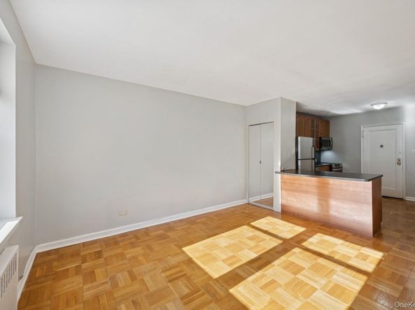 162-21 Powells Cove Boulevard 1M, Beechhurst NY 11357