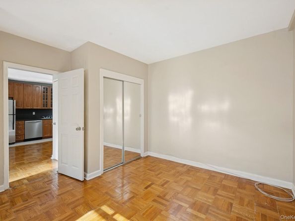 162-21 Powells Cove Boulevard 1M, Beechhurst NY 11357