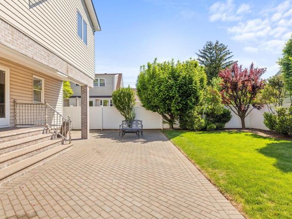 2730 Court Street, Bellmore NY 11710