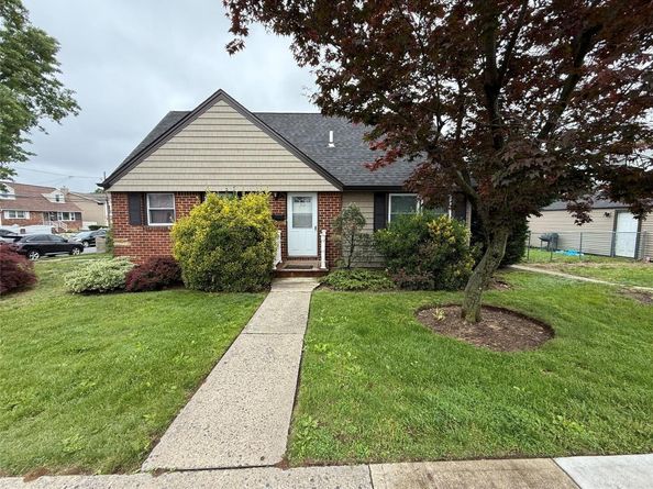 389 Kirkman Avenue, Elmont NY 11003