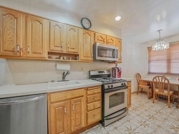 60-51 71st Street, Maspeth NY 11378