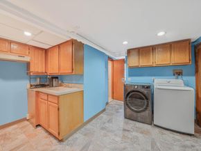 60-51 71st Street, Maspeth NY 11378