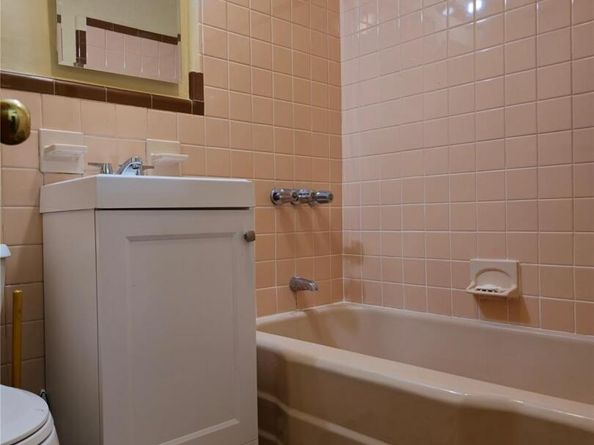 2864 Philip Avenue, Bronx NY 10465