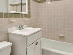 880 Boynton Avenue 8F, Bronx NY 10473