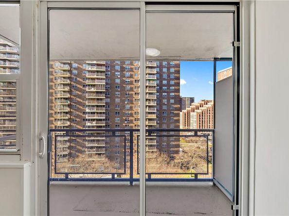 880 Boynton Avenue 8F, Bronx NY 10473