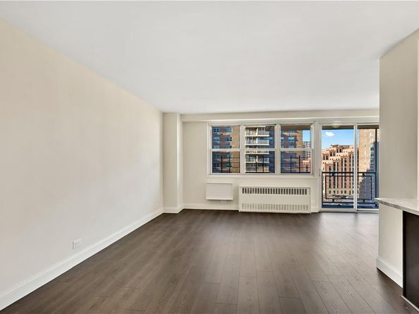 880 Boynton Avenue 8F, Bronx NY 10473