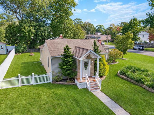 157 Abner Drive, Holtsville NY 11742