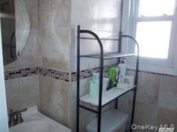 Undisclosed Address #1058419, Valley Stream NY 11581