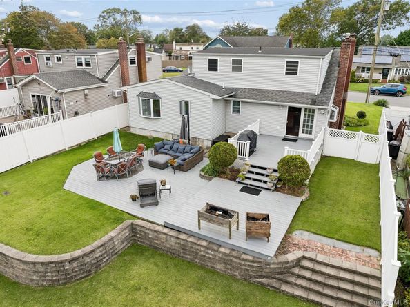 143 Deer Lake Drive, North Babylon NY 11703