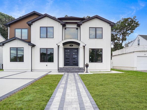 940 Southern Drive, Franklin Square NY 11010