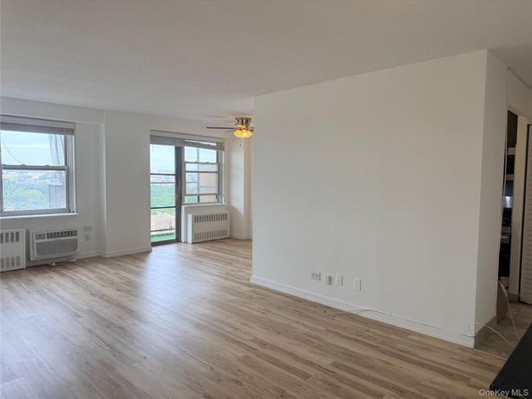 2550 Olinville Avenue 15H, Bronx NY 10467