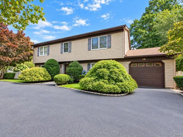 10 Marblestone, South Setauket NY 11720