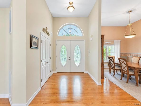 7 Wood Hollow Drive, Westhampton NY 11977