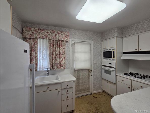 42 Sheridan Street, Huntington NY 11743