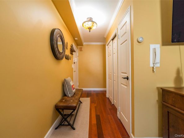 838 Pelhamdale Avenue 2H, New Rochelle NY 10801