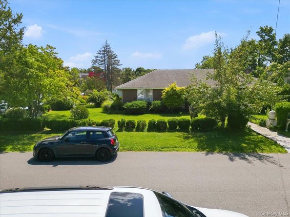 18 E 25th Street, Huntington Station NY 11746