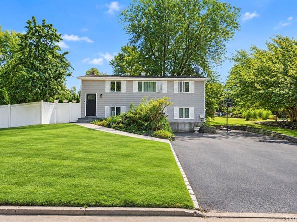 19 Badger Lane, East Setauket NY 11733