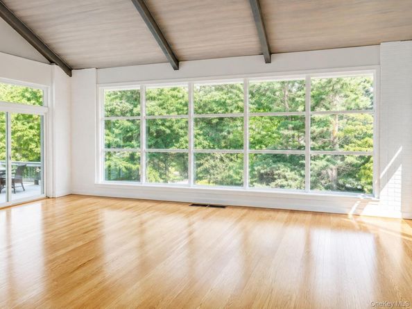 39 Upper Drive, Huntington Bay NY 11743