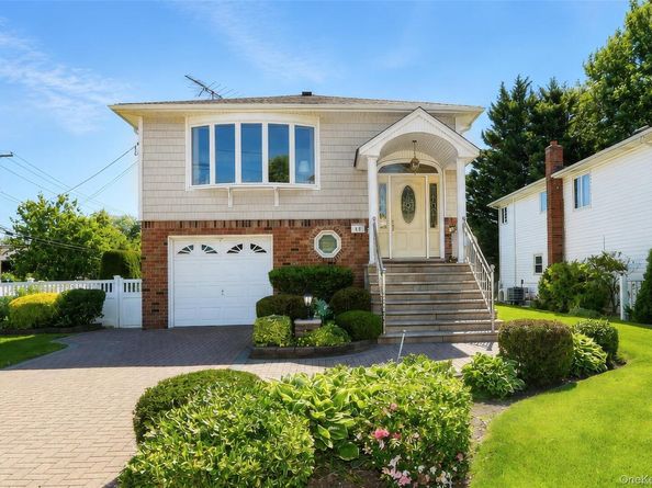 49 Lee Avenue, Albertson NY 11507