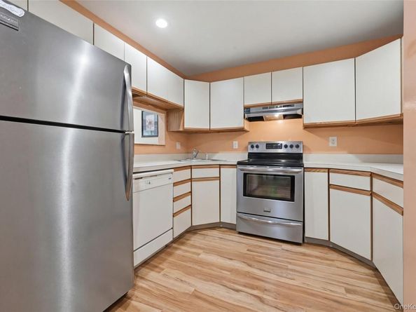 100 Daly 1613, Oceanside NY 11572