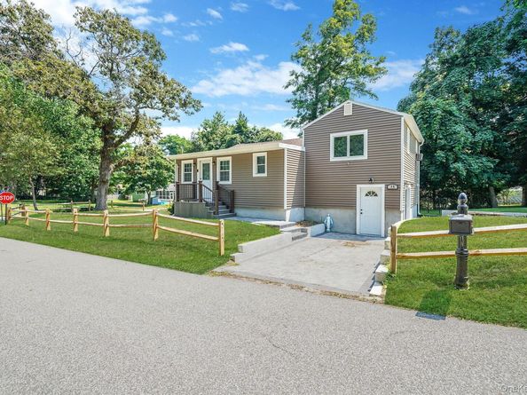 25 Cherry Lane, Wading River NY 11792