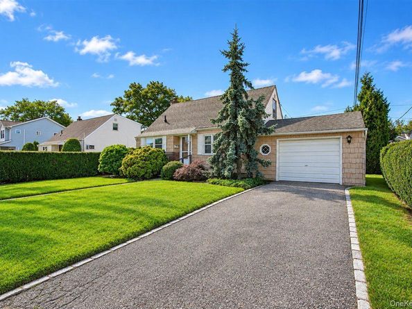 1298 Darby Road E, Wantagh NY 11793