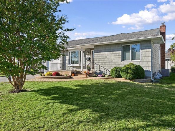 3209 Mark Alan Drive, Wantagh NY 11793