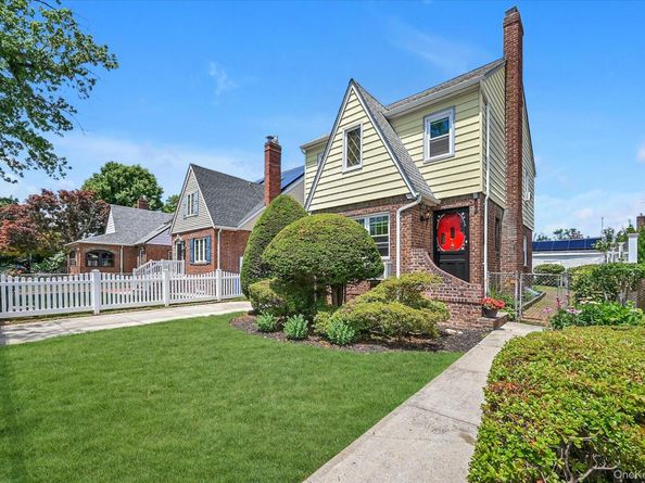 236-11 Seward Avenue, Bellerose Manor NY 11427