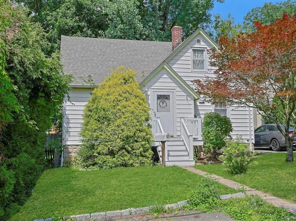 65 Laurel Place, Thornwood NY 10594