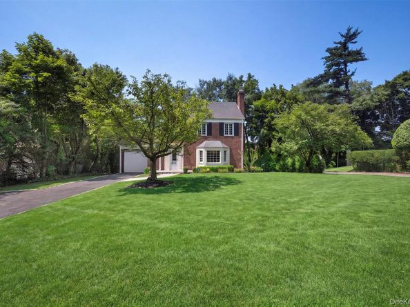 6 Brookbridge Road, Great Neck NY 11021