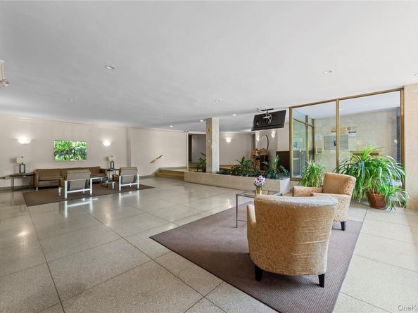 100-25 Queens Boulevard 4JJ, Forest Hills NY 11375