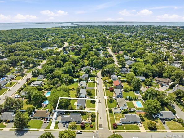 933 Thompson Drive, Bay Shore NY 11706