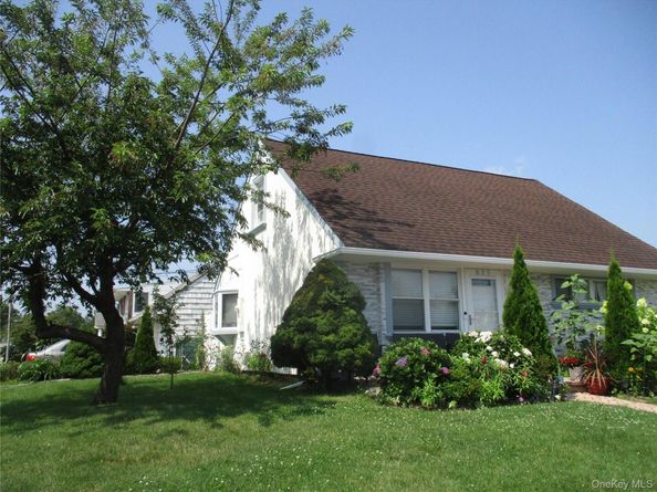 835 Washington Avenue, Westbury NY 11590