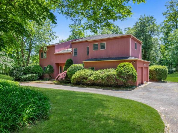 244 Store Hill Road, Old Westbury NY 11568