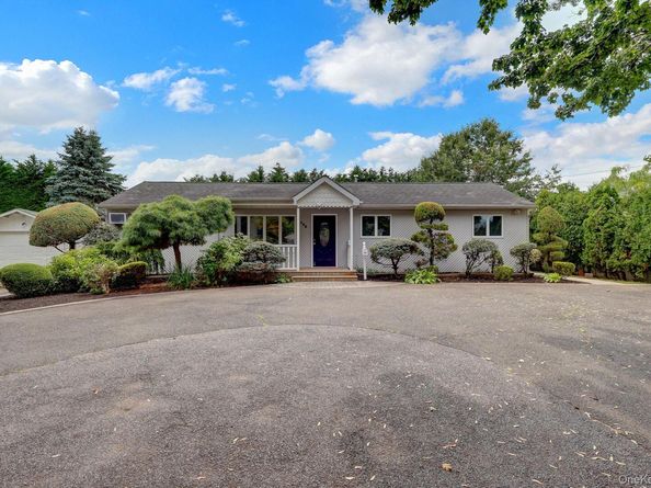 466 W 4th Street, West Islip NY 11795