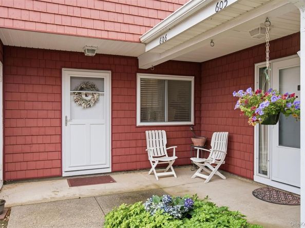 606 Flair Court W, Saint James NY 11780