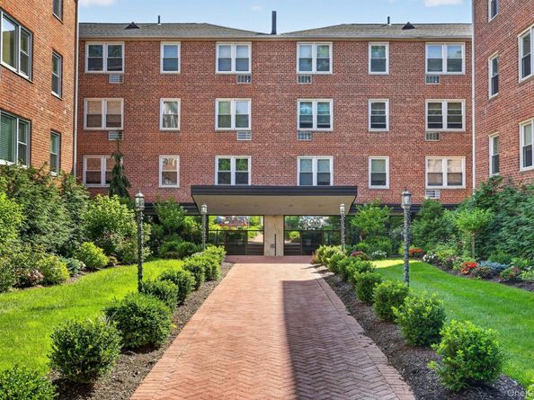 290 Atlantic Ave 225, East Rockaway NY 11518