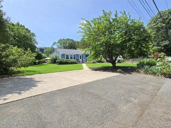 46 Peconic Street, Selden NY 11784