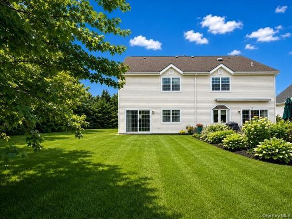 2 Herrels Circle, Melville NY 11747
