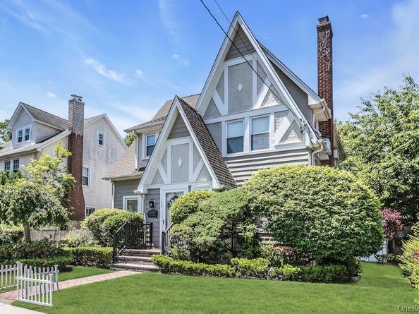 1680 roosevelt Street, Baldwin NY 11510