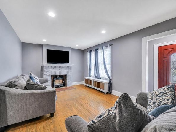 12 Mallar Avenue, Bay Shore NY 11706