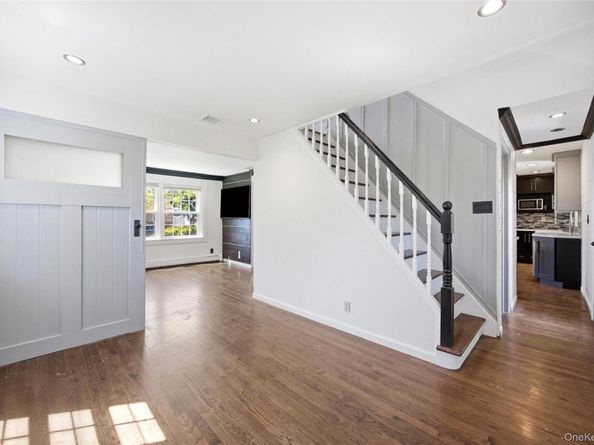 25 Parkdale Drive, North Babylon NY 11703