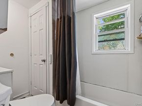 27 Tomahawk Drive, White Plains NY 10603
