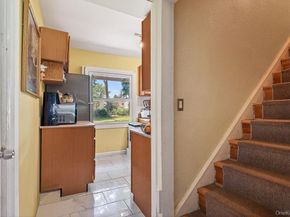 27 Tomahawk Drive, White Plains NY 10603