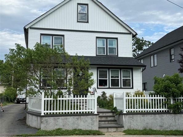 168 Jefferson Avenue, Roslyn Heights NY 11577